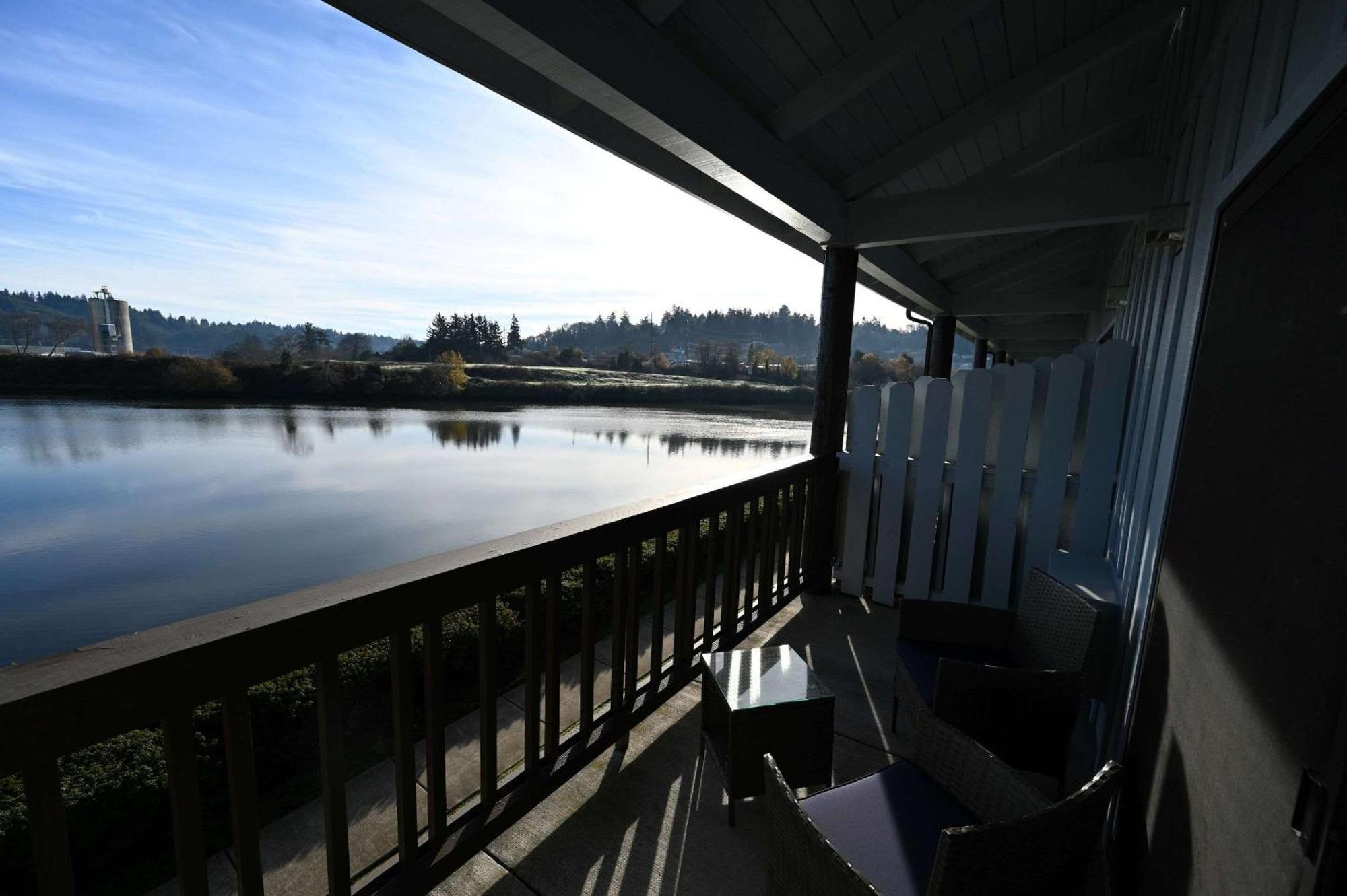 Edgewater Inn And Suites, Ascend Hotel Collection Coos Bay Exteriér fotografie
