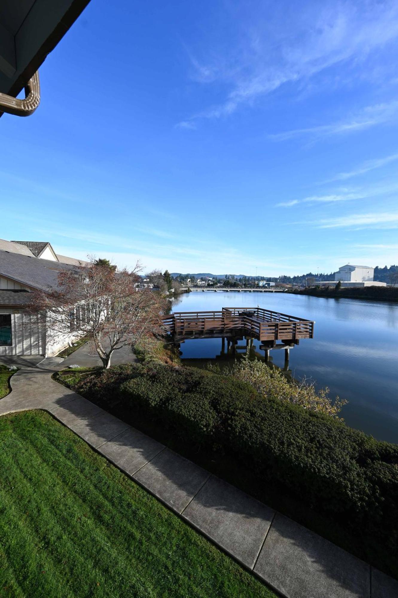 Edgewater Inn And Suites, Ascend Hotel Collection Coos Bay Exteriér fotografie